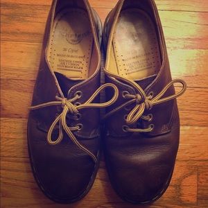 Dr Martens low cut shoes